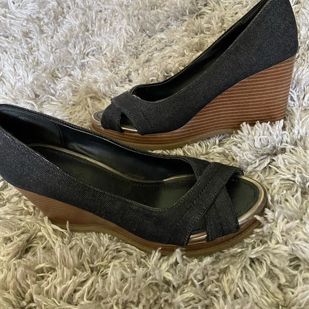 - American Eagle wedge heel dress slip on shoes size 7